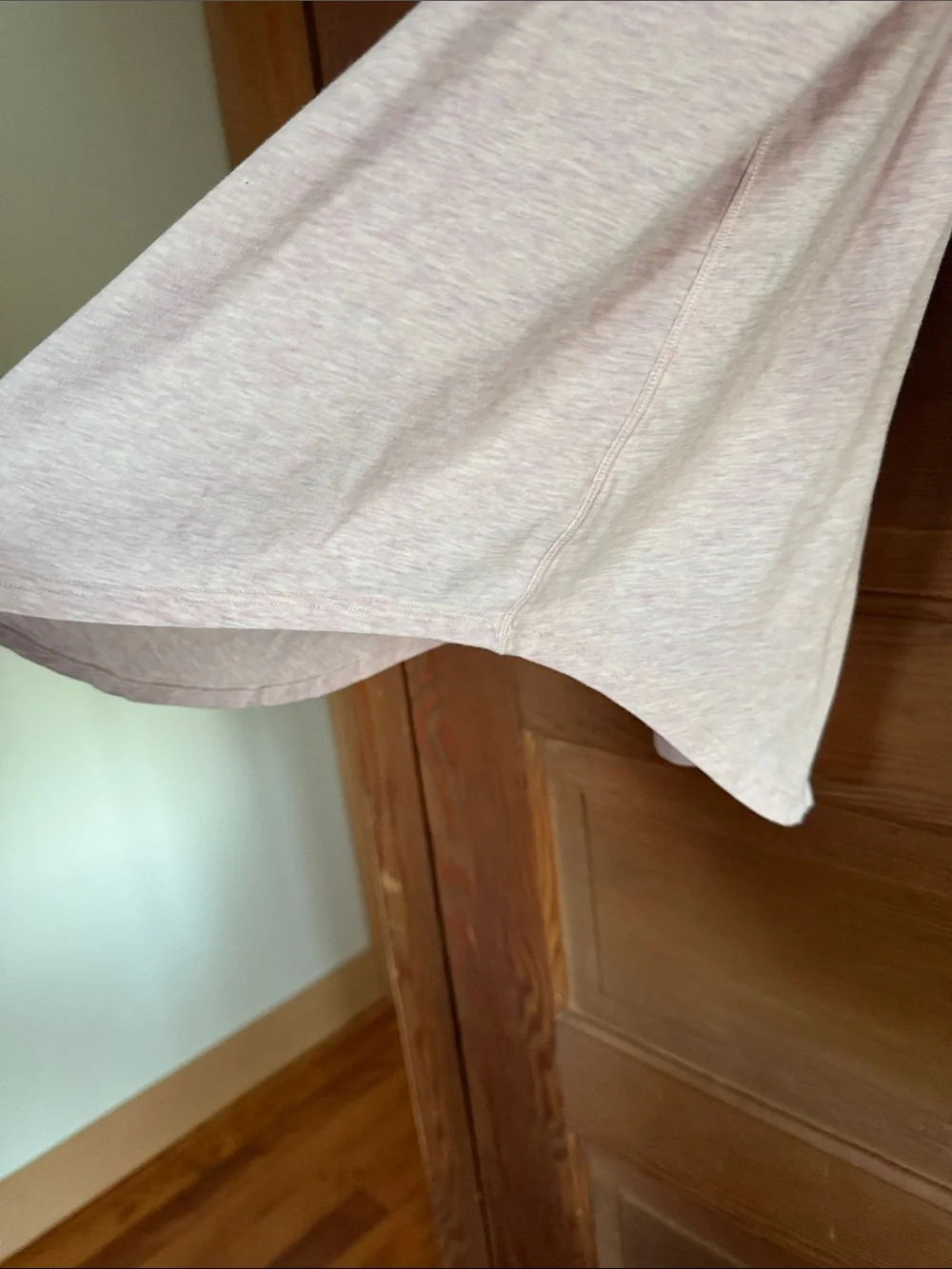 Lululemon Light Pink V-Neck Short Sleeve Tee Heathered Petals Size 8 - Picture 3 of 4